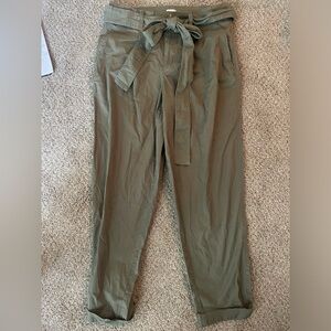 a new day women’s pants with belt size  8